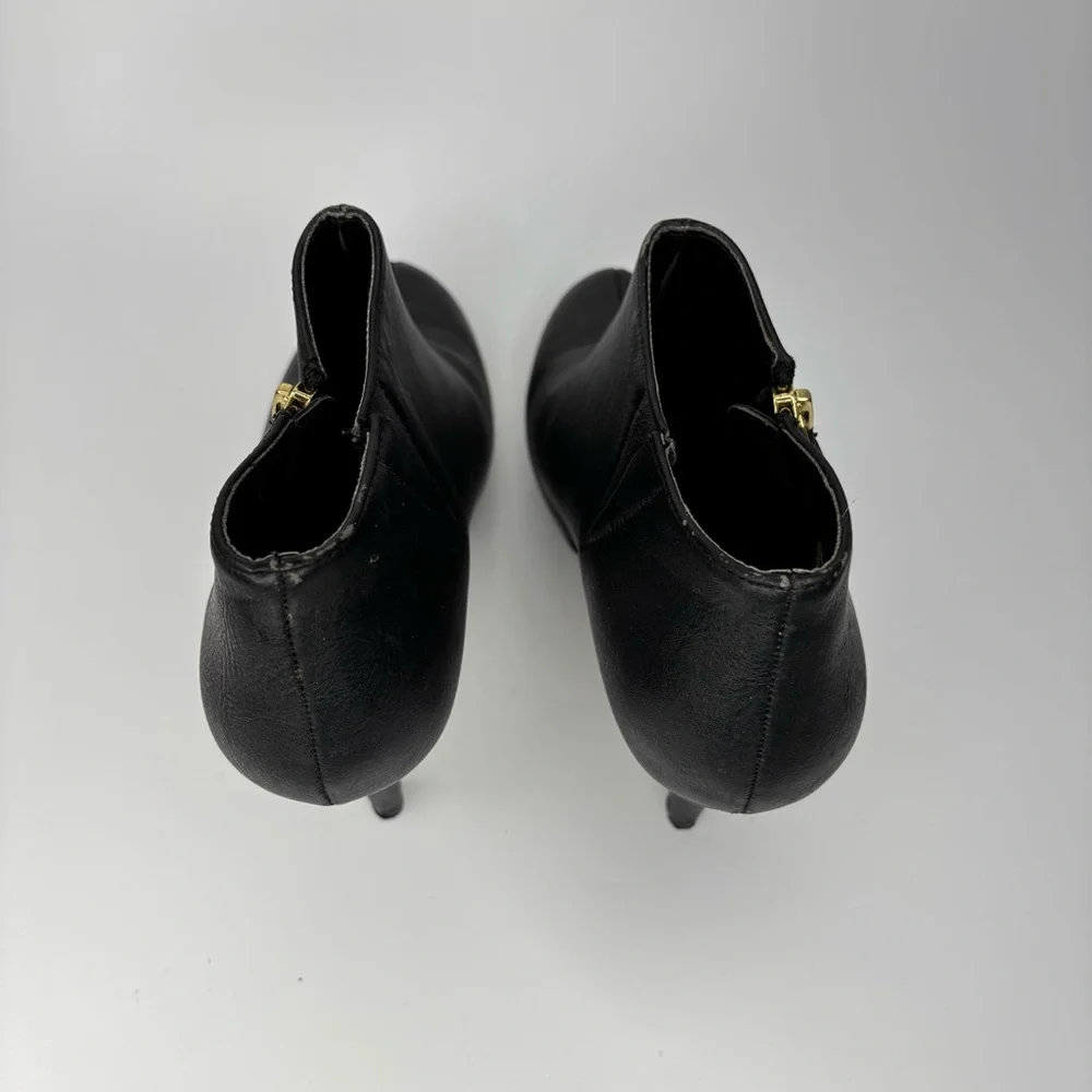 SH2 Madden Girl Elegant Black‎ Ankle Boots Gold Zipper Stilleto 8 Classic Preppy